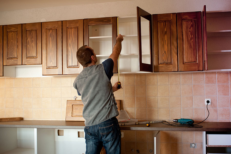 Man providing Springfield IL kitchen remodeling services