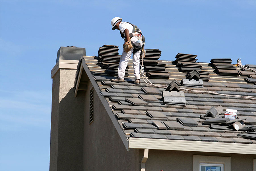 Springfield, IL roofers offering roofing repair services after a storm.