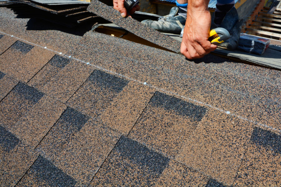 image of a roofing contractor company working in Springfield IL